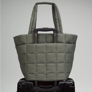 lululemon athletica Quilted Tote in Olive Green